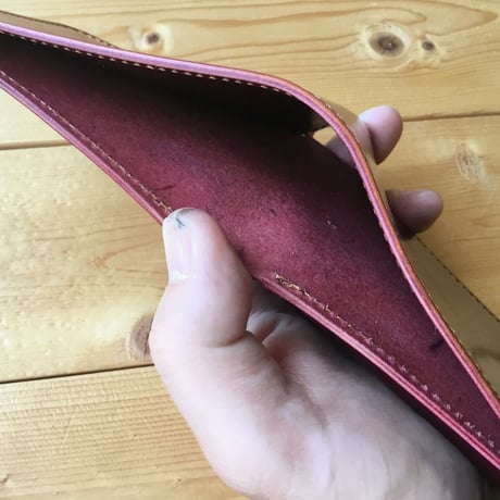 ブラウンオイルコードバン×ルガトショルダーワイン 二つ折り財布 小銭入れあり
