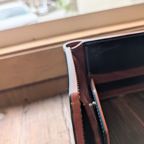 オイルコードバンネイビー×ルガトショルダーオレンジ 二つ折り財布  小銭入れあり