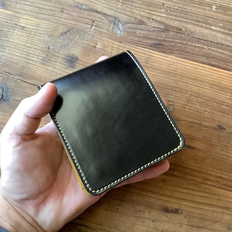 オイルコードバン黒×ルガトショルダーイエロー 二つ折り財布 小銭入れあり
