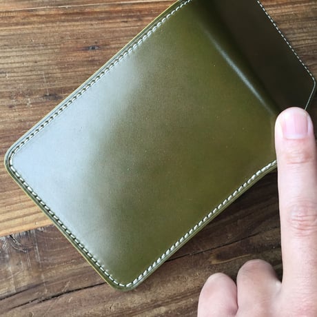 オリーブコードバン×ルガトショルダーグリーン 二つ折り財布 小銭入れあり