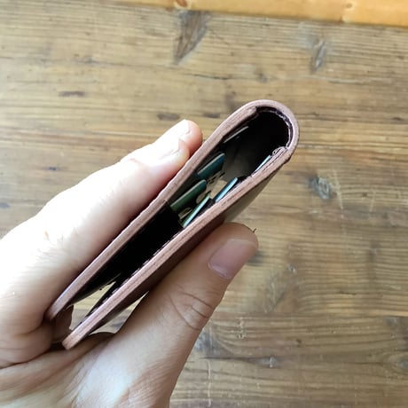 ルガトショルダーネイビー　長財布　小銭入れ無し  カードウォレット