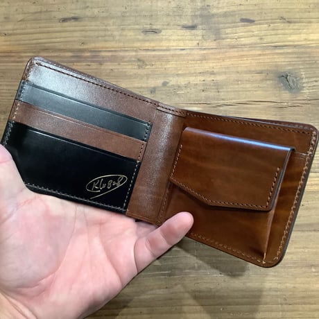オイルコードバン黒×ルガトショルダーブラウン 二つ折り財布、小銭入れあり