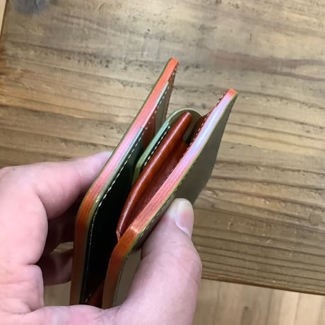 オイルコードバングリーン×ルガトショルダーオレンジ　二つ折り財布　小銭入れあり