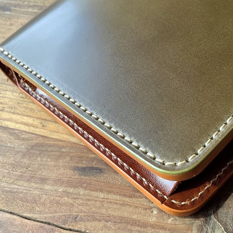 オリーブコードバン×ルガトショルダーブラウン 二つ折り財布 小銭入れあり