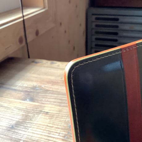 オイルコードバングリーン×ルガトショルダーオレンジ　二つ折り財布　小銭入れあり
