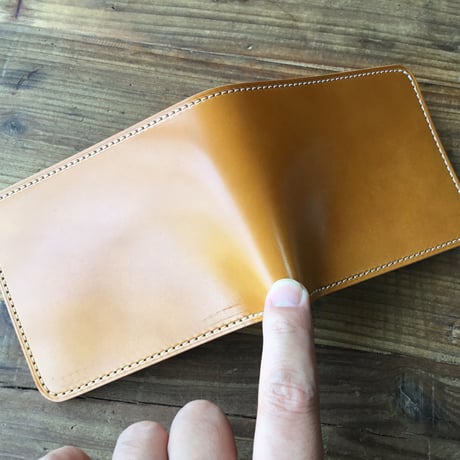 ライトブラウンコードバン×ルガトショルダーワイン 二つ折り財布 小銭入れあり
