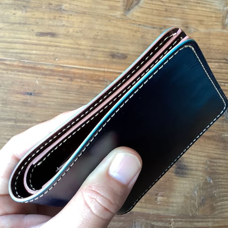 ネイビーオイルコードバン×ルガトショルダー　ダークブラウン 二つ折り財布 小銭入れなし