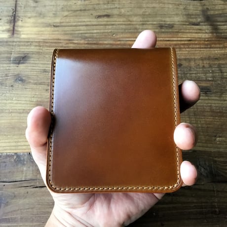 オイルコードバンコニャック×ルガトショルダーワイン 二つ折り財布 小銭入れあり