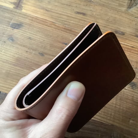 オイルコードバンコニャック×ルガトショルダー　ダークブラウン 二つ折り財布 小銭入れあり