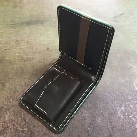 オリーブコードバン×ルガトショルダーグリーン 二つ折り財布 小銭入れあり