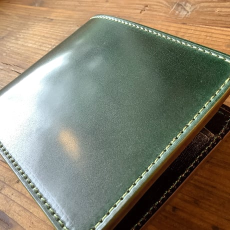オイルコードバングリーン×ルガトショルダー　ダークブラウン　二つ折り財布　小銭入れあり