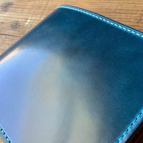 オイルコードバンネイビー×ルガトショルダーブラウン 二つ折り財布 小銭入れあり
