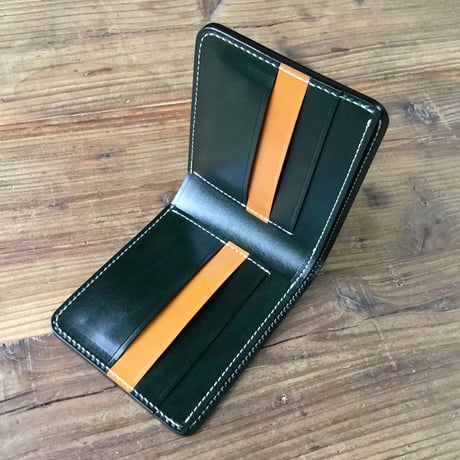 ライトブラウンコードバン×ルガトショルダーグリーン&ライトブラウン 二つ折り財布 小銭入れ無し
