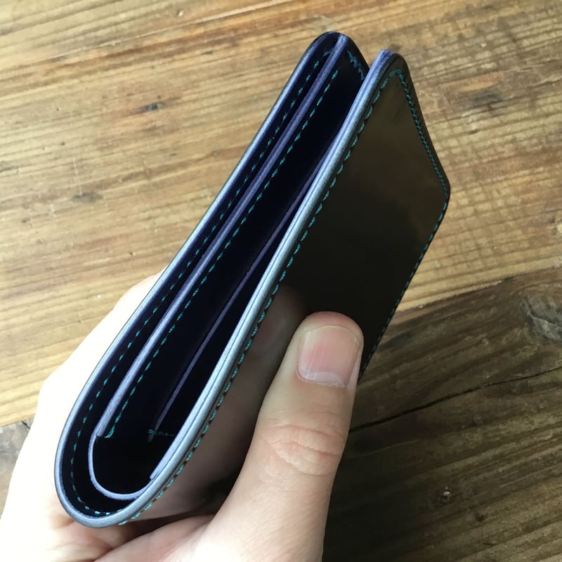 オイルコードバン黒×ルガトショルダーネイビー 二つ折り財布 小銭入れ
