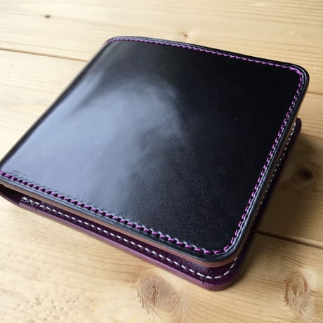 オイルコードバン黒×ルガトショルダーパープル&オイルコードバン黒 二つ折り財布 小銭入れあり