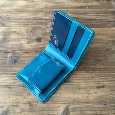 ネイビーオイルコードバン×ルガトショルダー琉球ブルー 二つ折り財布 小銭入れあり