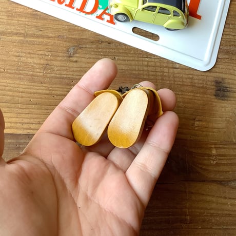 ミニチュアブーツ　キーホルダー　ルガトショルダーイエロー