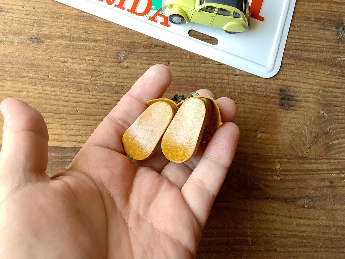 YELLOW  厚底ブーツ ベージュ キーホルダー付き ミニチュアブーツ キーホルダー ルガトショルダーイエロー | keywest828