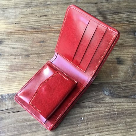 ネイビーオイルコードバン×ルガトショルダー赤 二つ折り財布 小銭入れあり