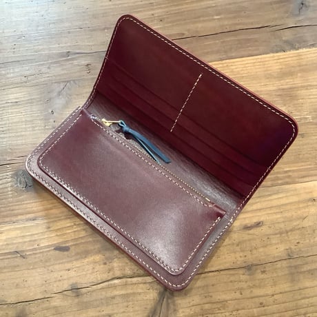 ネイビーオイルコードバン×ルガトショルダーワイン 長財布 小銭入れあり