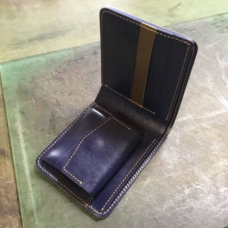 オリーブコードバン×ルガトショルダーネイビー 二つ折り財布 小銭入れあり