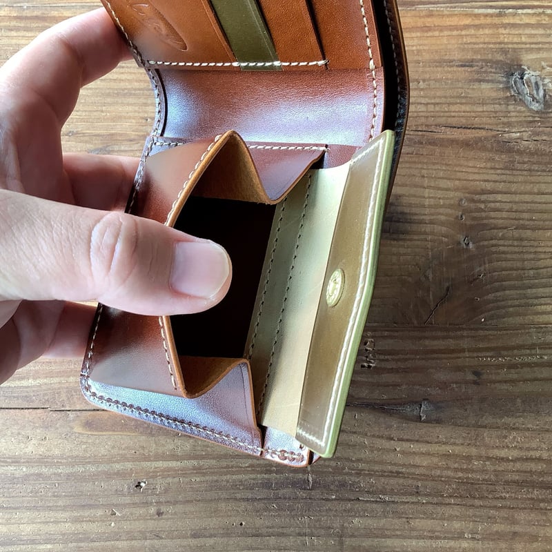 HERZ 二つ折り財布 WS-8 【レビュー】コンパクトでも抜群の収納力の二