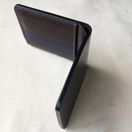 オイルコードバン黒×ルガトショルダーブラウン&ネイビー 二つ折り財布 小銭入れなし