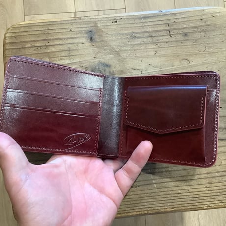 ルガトショルダーワイン  二つ折り財布  小銭入れあり
