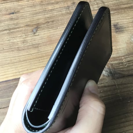 オイルコードバン黒×ルガトショルダーグリーン 二つ折り財布 小銭入れあり