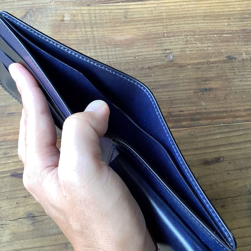 コードバン黒×ルガトショルダーネイビー 二つ折り財布 小銭入れあり