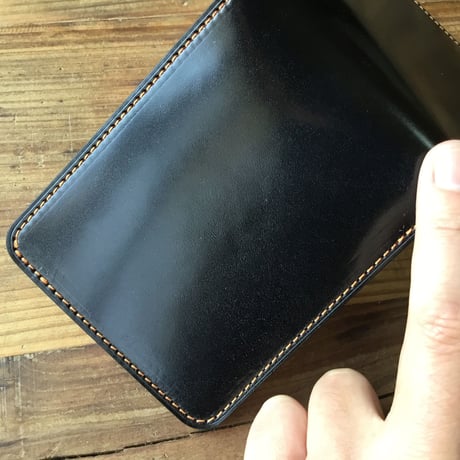オイルコードバン黒×ルガトショルダーオレンジ 二つ折り財布 小銭入れあり