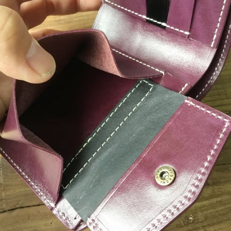オイルコードバン黒×ルガトショルダーパープル 二つ折り財布 小銭入れあり