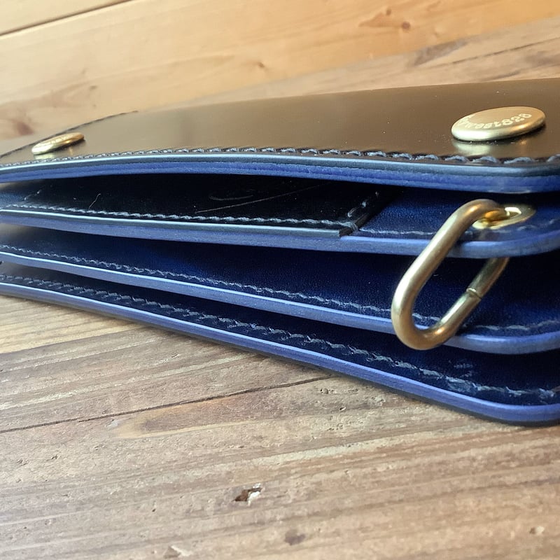 オイルコードバン黒×ルガトショルダーネイビー トラッカーウォレット