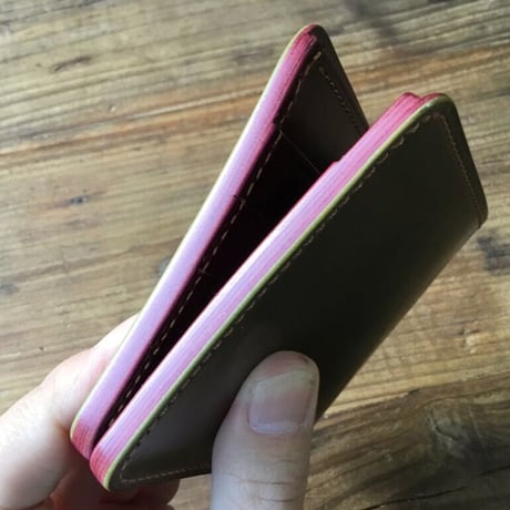 オリーブコードバン×ルガトショルダーワイン 二つ折り財布 小銭入れなし