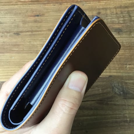 オイルコードバンコニャック×ルガトショルダーネイビー 二つ折り財布 小銭入れあり