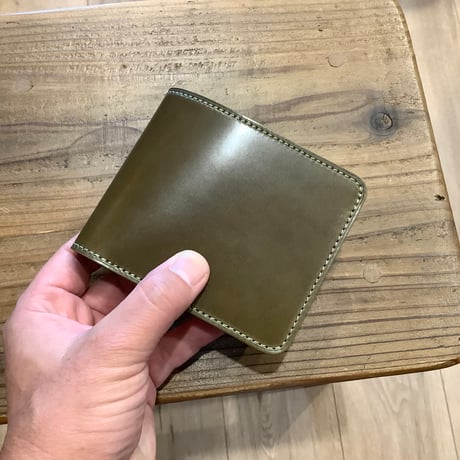 オイルコードバンオリーブ×ルガトショルダーダークブラウン 二つ折り財布　小銭入れなし