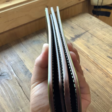 オイルコードバンオリーブ×ルガトショルダー ダークブラウン 長財布 小銭入れあり