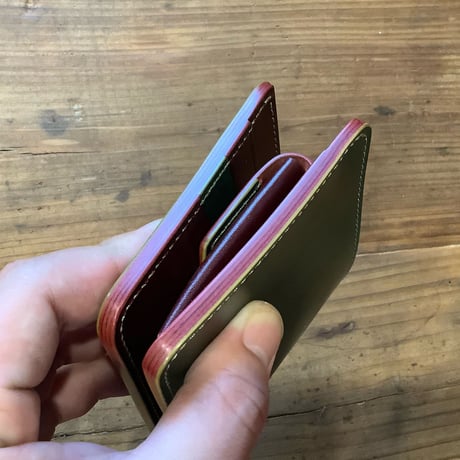 オイルコードバングリーン×ルガトショルダーワイン 二つ折り財布 小銭入れあり
