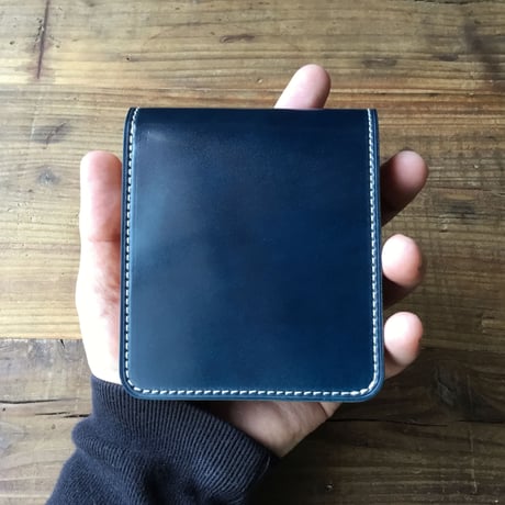 ネイビーオイルコードバン×キャメル色牛革 二つ折り財布 小銭入れなし