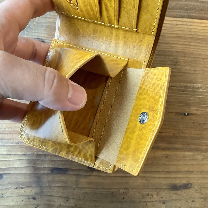 ルガトショルダーイエロー　二つ折り財布 ルガトショルダーイエロー 二つ折り財布 小銭入れあり | keywest828