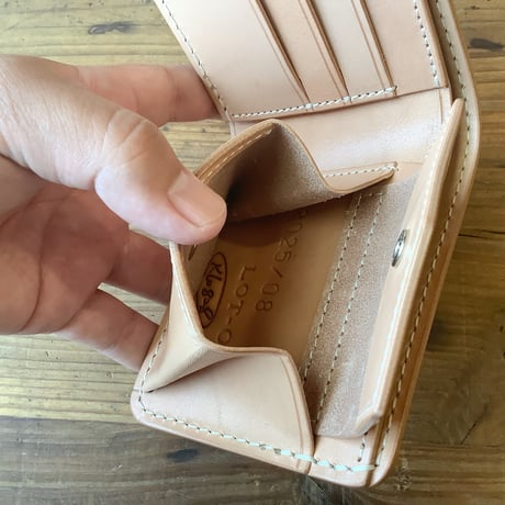 ワイルドサドルレザー 二つ折り財布 小銭入れあり