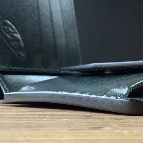 オイルコードバングリーン×ルガトショルダーグリーン 二つ折り財布 小銭入れあり