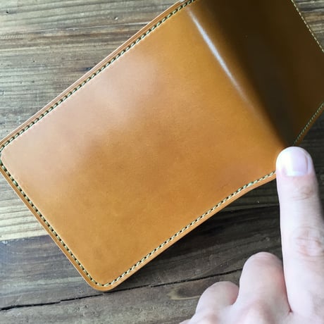 ライトブラウンコードバン×グリーン牛革 二つ折り財布 小銭入れあり