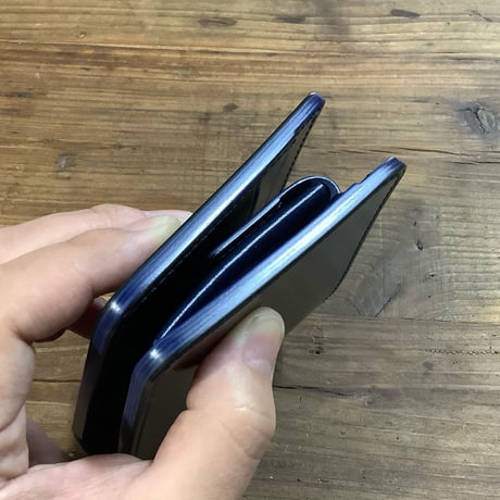 オイルコードバン黒×ルガトショルダーネイビー 二つ折り財布 小銭入れあり