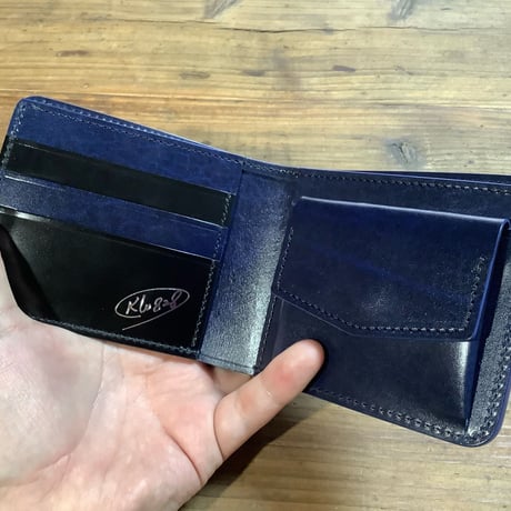 オイルコードバン黒×ルガトショルダーネイビー 二つ折り財布 小銭入れあり