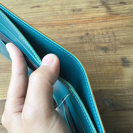 オイルコードバンコニャック×ルガトショルダー琉球ブルー 二つ折り財布 小銭入れなし
