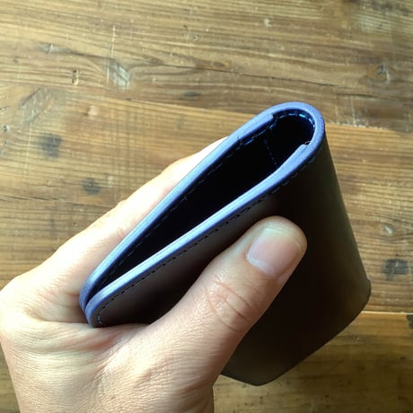 ルガトショルダーネイビー　長財布　小銭入れ無し  カードウォレット