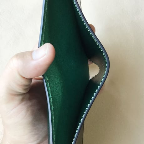 オイルコードバン黒×ルガトショルダーグリーン 二つ折り財布 小銭入れあり