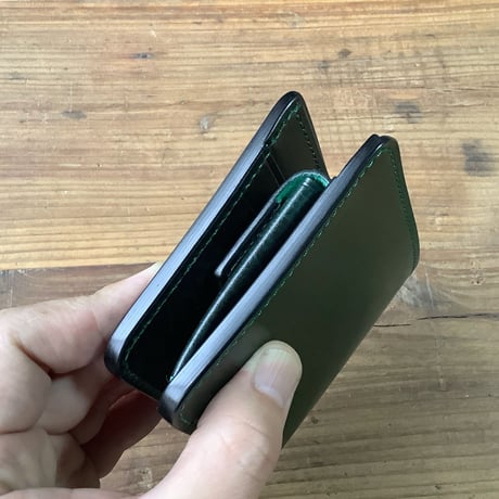 オイルコードバングリーン×ルガトショルダーグリーン 二つ折り財布 小銭入れあり