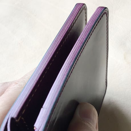 オイルコードバン黒×ルガトショルダーパープル 二つ折り財布 小銭入れあり